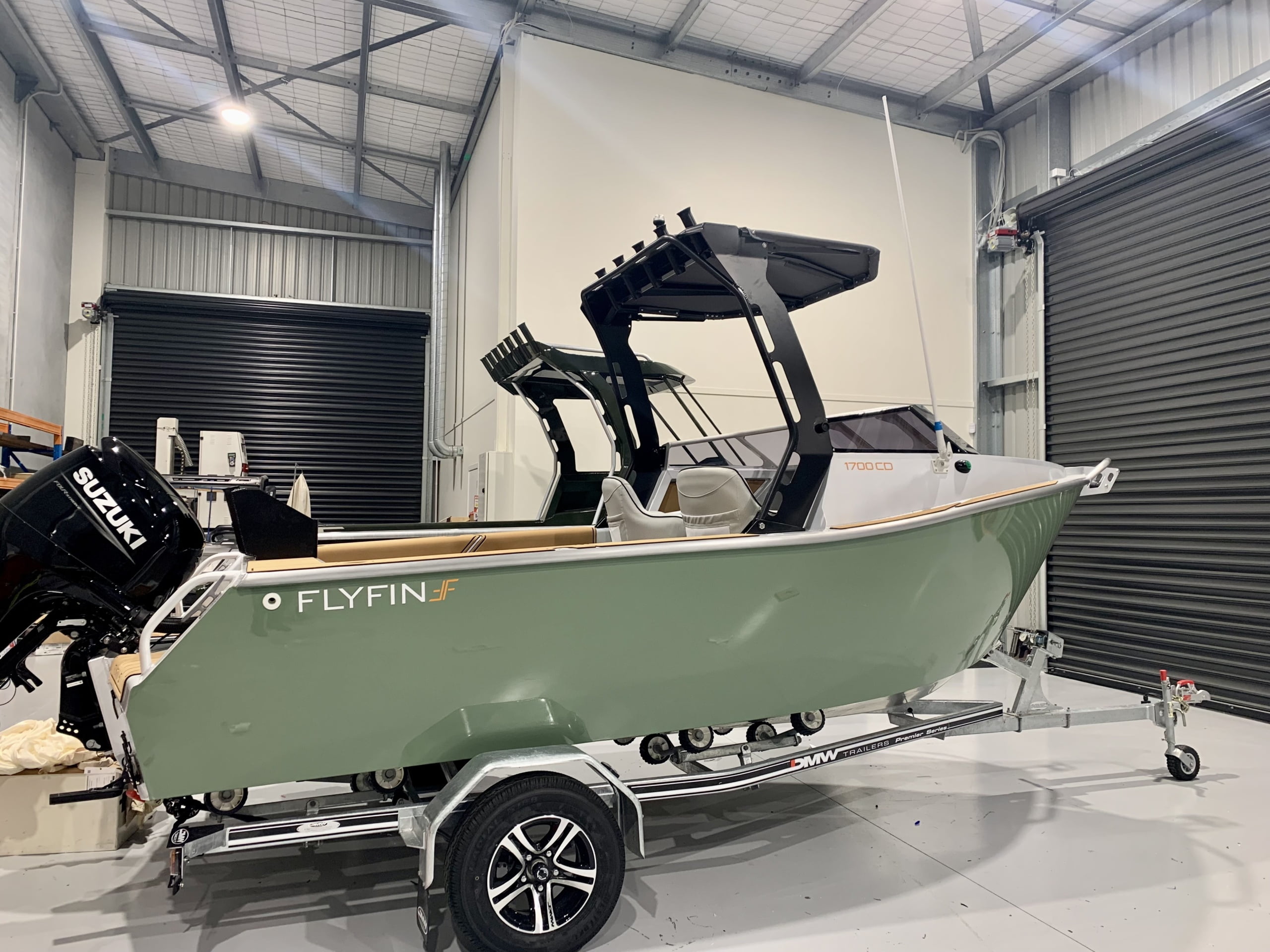 Flyfin 1700 Caddy Cabin
