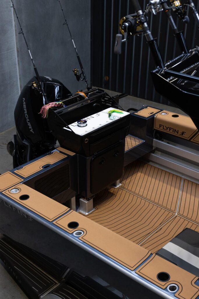 Flyfin 6.5m hard top model