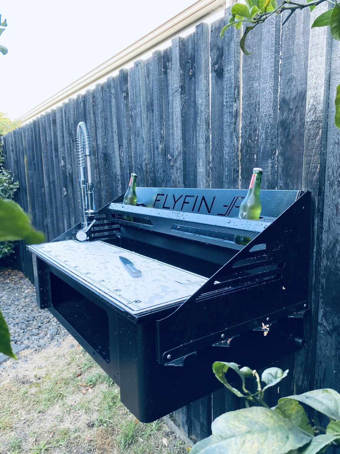 Wall hung filleting station